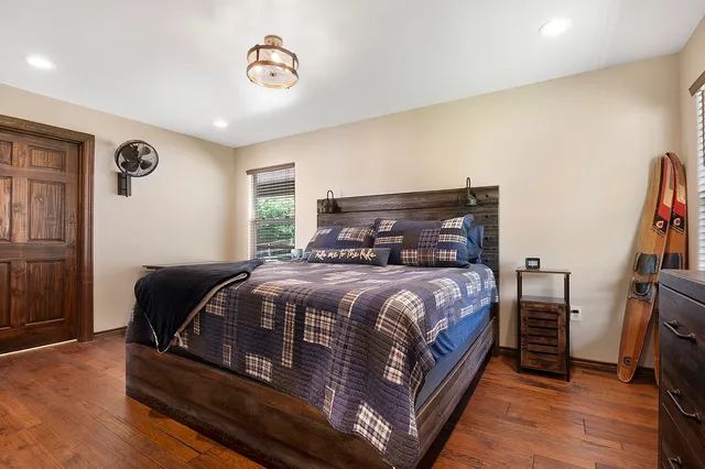 $799,000 | 388 County Road 5597, Etoile, TX 75944