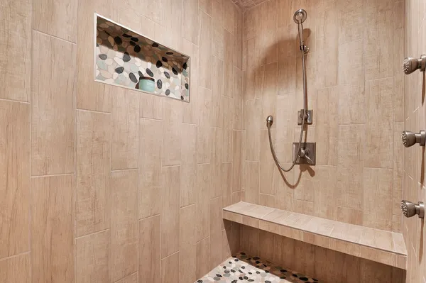 $799,000 | 388 County Road 5597, Etoile, TX 75944