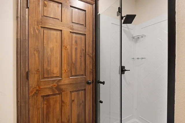 $799,000 | 388 County Road 5597, Etoile, TX 75944