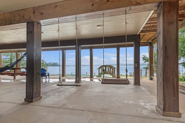 $799,000 | 388 County Road 5597, Etoile, TX 75944