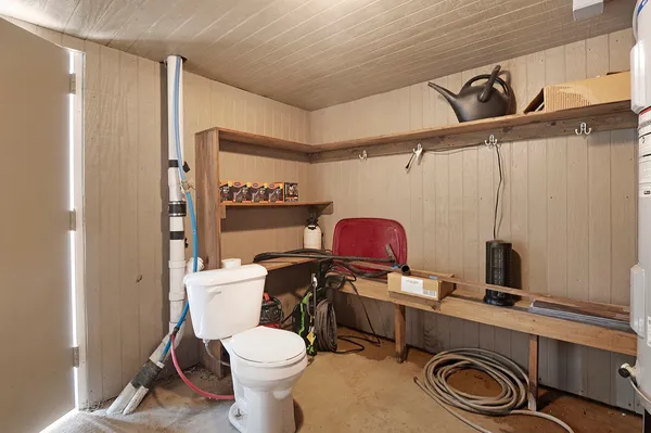 $799,000 | 388 County Road 5597, Etoile, TX 75944