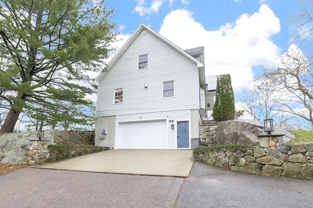19 Hammersmith Drive Saugus, MA 01906 - Photo 4 of 29