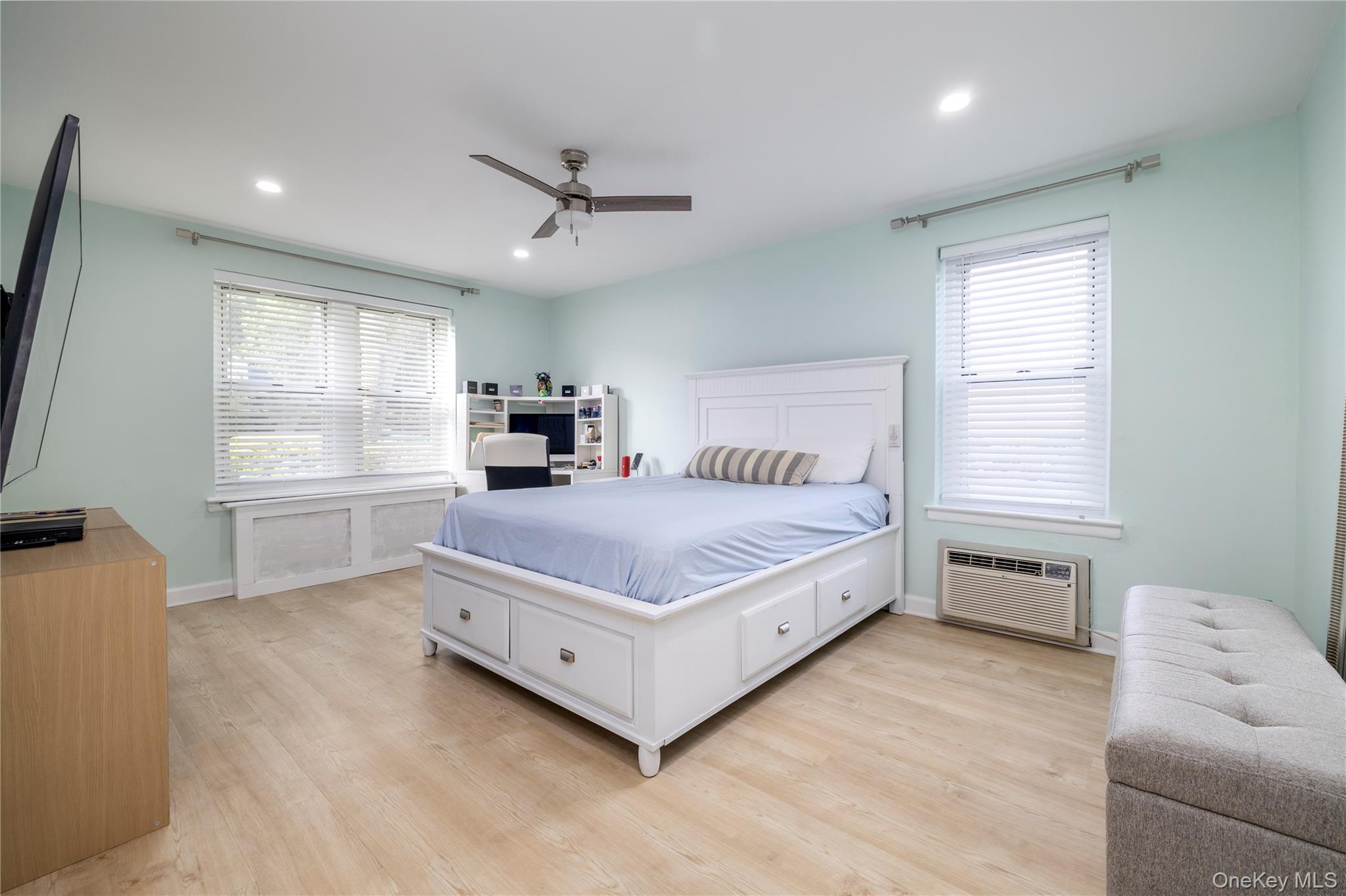 250 West Merrick Road, Unit 1E Freeport, NY 11520 - Photo 15 of 23