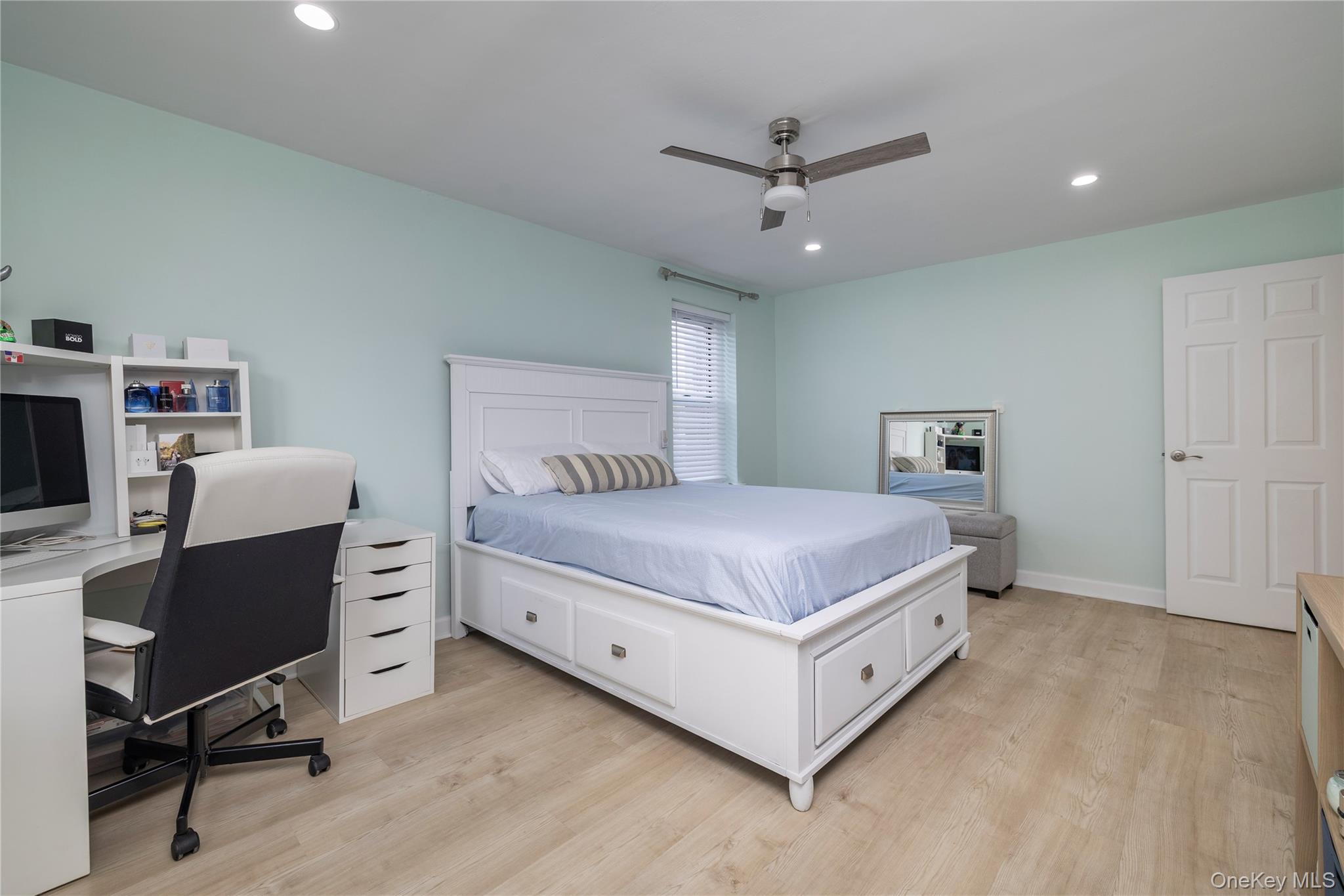 250 West Merrick Road, Unit 1E Freeport, NY 11520 - Photo 16 of 23