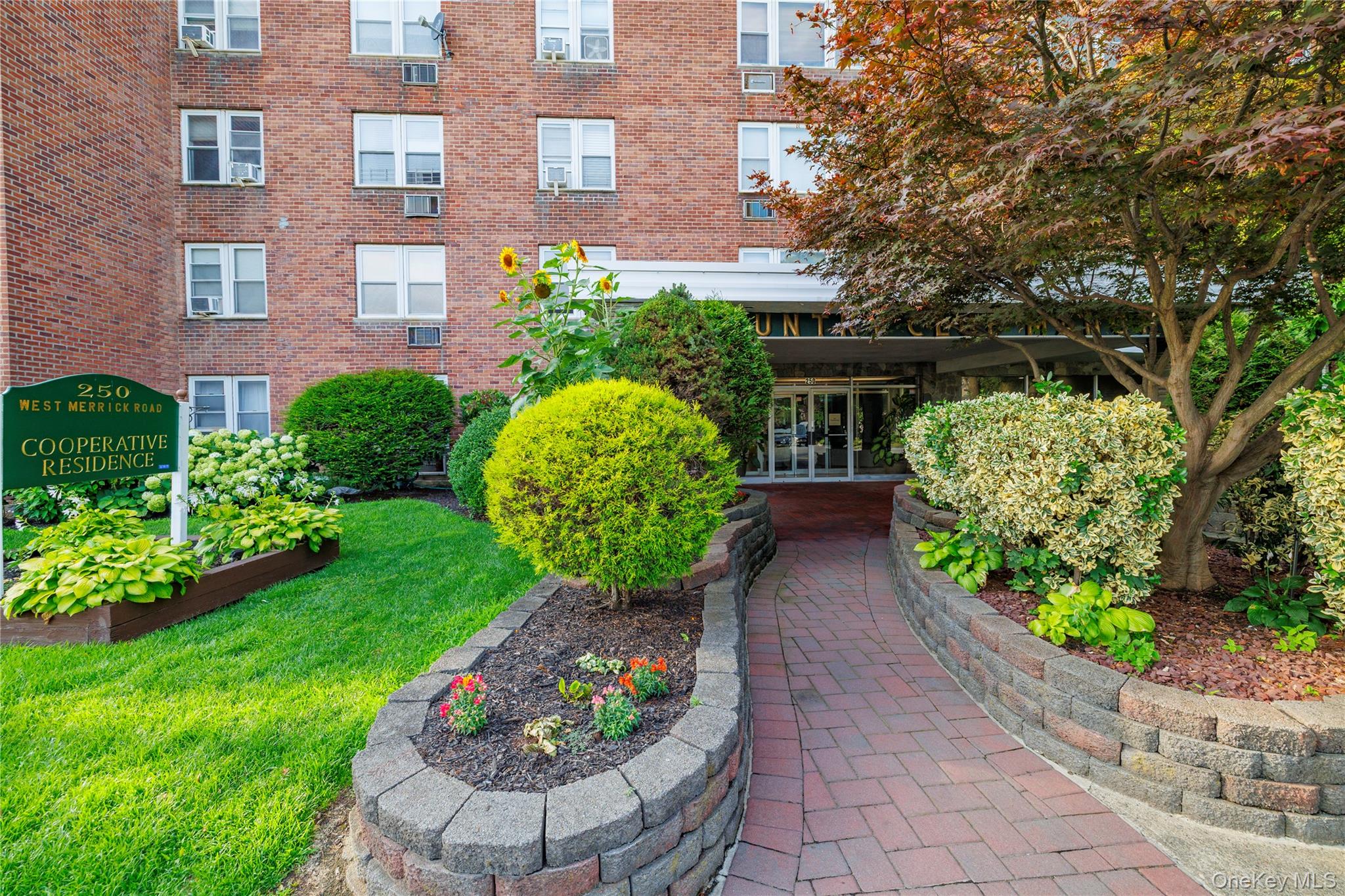 250 West Merrick Road, Unit 1E Freeport, NY 11520 - Photo 2 of 23