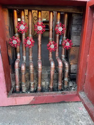 $2,825,000 | 2402 Broadway, Oakland, CA 94612