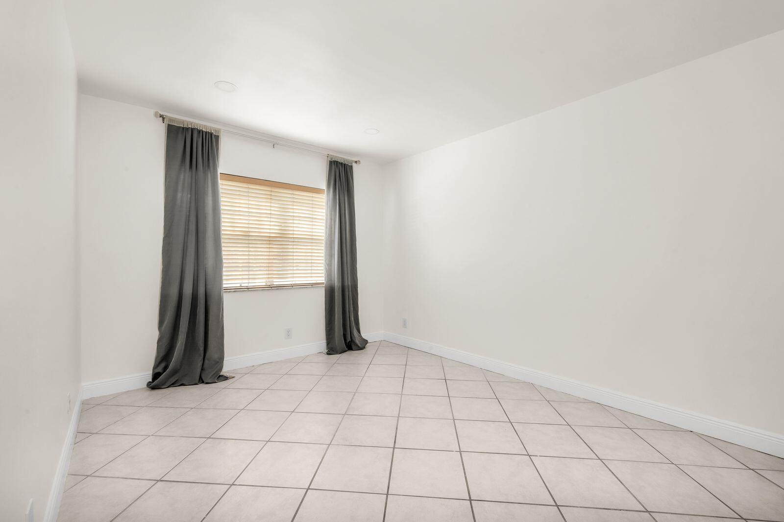 299 Southwest 7th Street, Unit 1060 Boca Raton, FL 33432 - Photo 17 of 27 golden arrow
