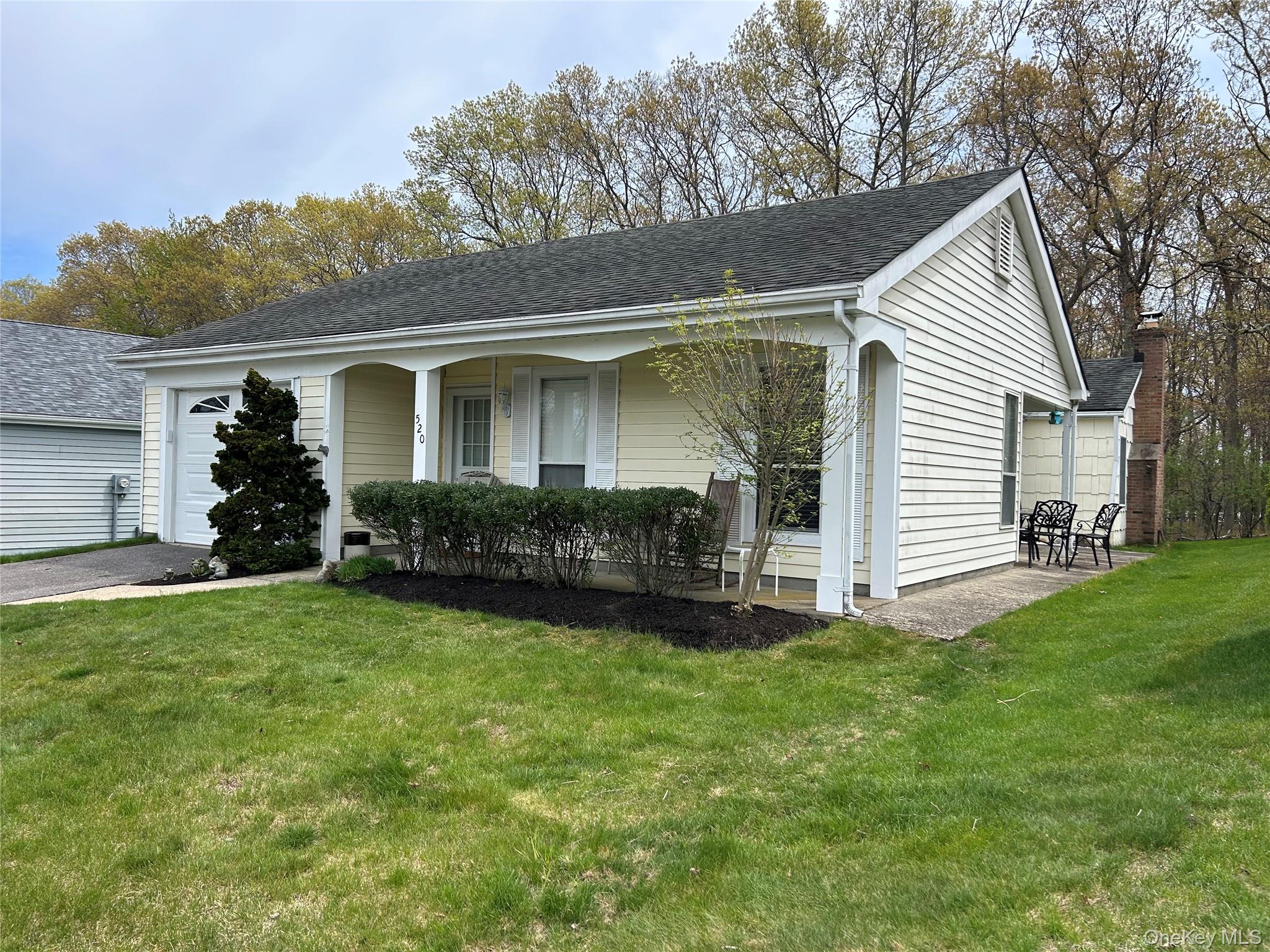 520 Cranston Lane Ridge, NY 11961 - Photo 2 of 18 one of the largest own property in the Leisure Knoll community