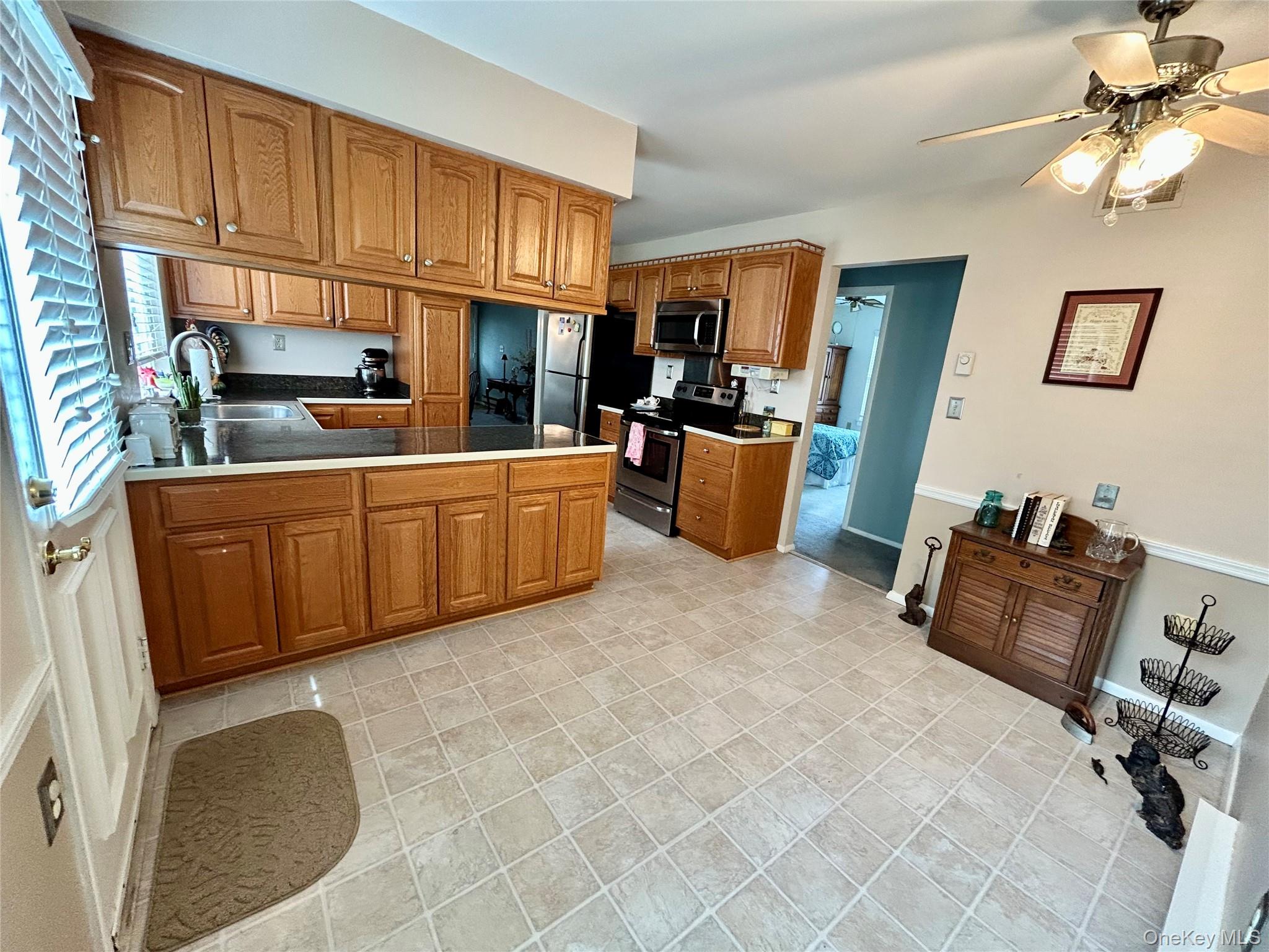 520 Cranston Lane Ridge, NY 11961 - Photo 10 of 18