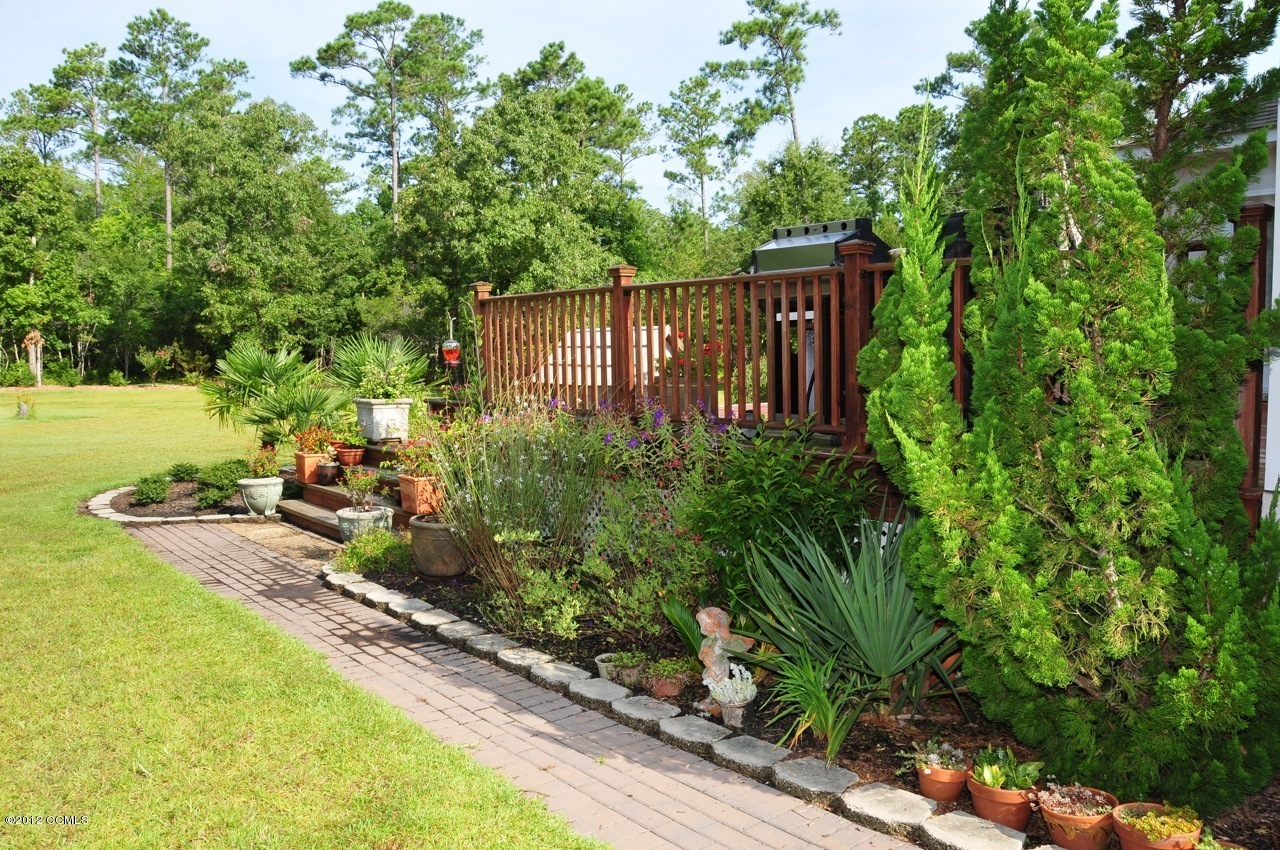 301 Sandy Point Drive Beaufort, NC 28516 - Photo 20 of 52 Side Deck