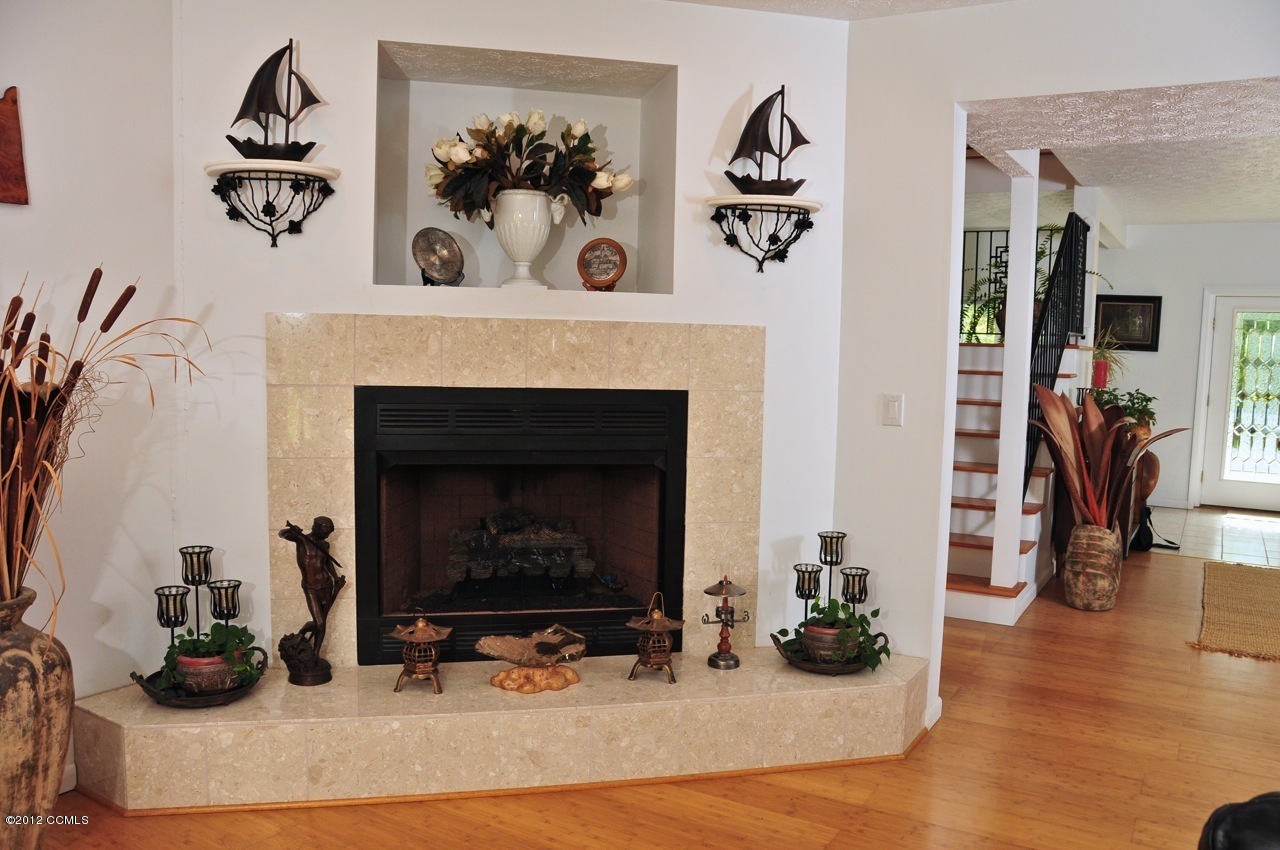 301 Sandy Point Drive Beaufort, NC 28516 - Photo 24 of 52 Family Room