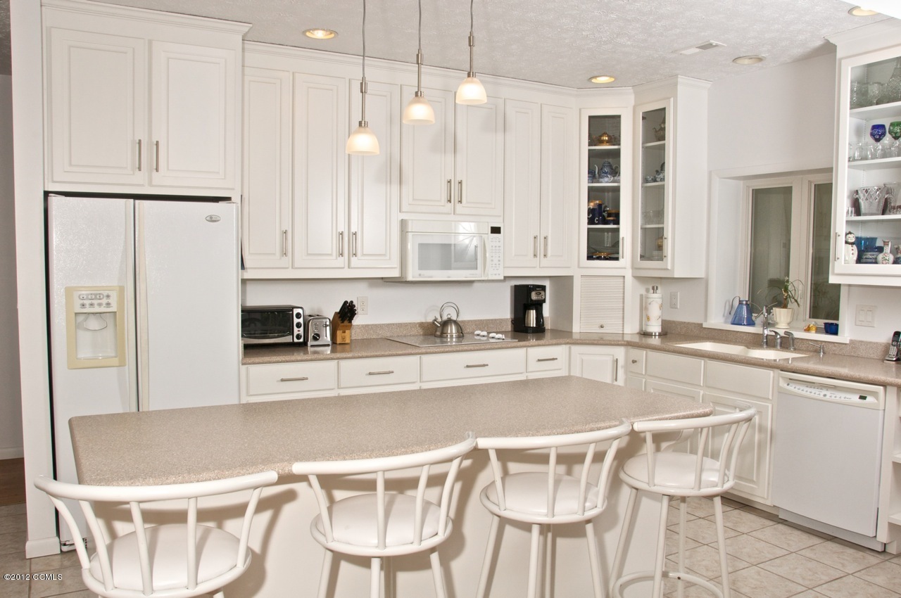 301 Sandy Point Drive Beaufort, NC 28516 - Photo 31 of 52 Kitchen
