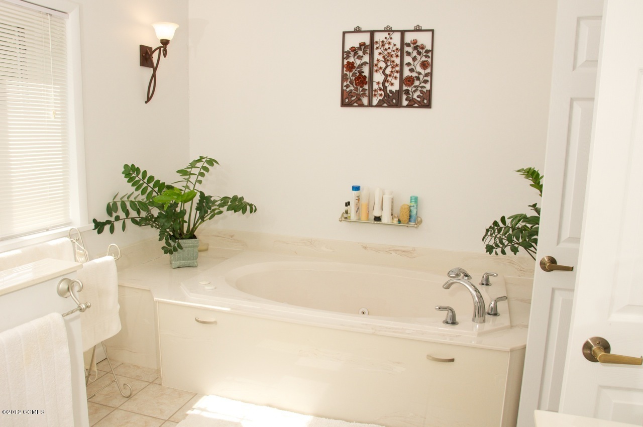 301 Sandy Point Drive Beaufort, NC 28516 - Photo 36 of 52 Master Suite