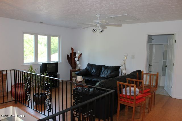 301 Sandy Point Drive Beaufort, NC 28516 - Photo 41 of 52 Loft