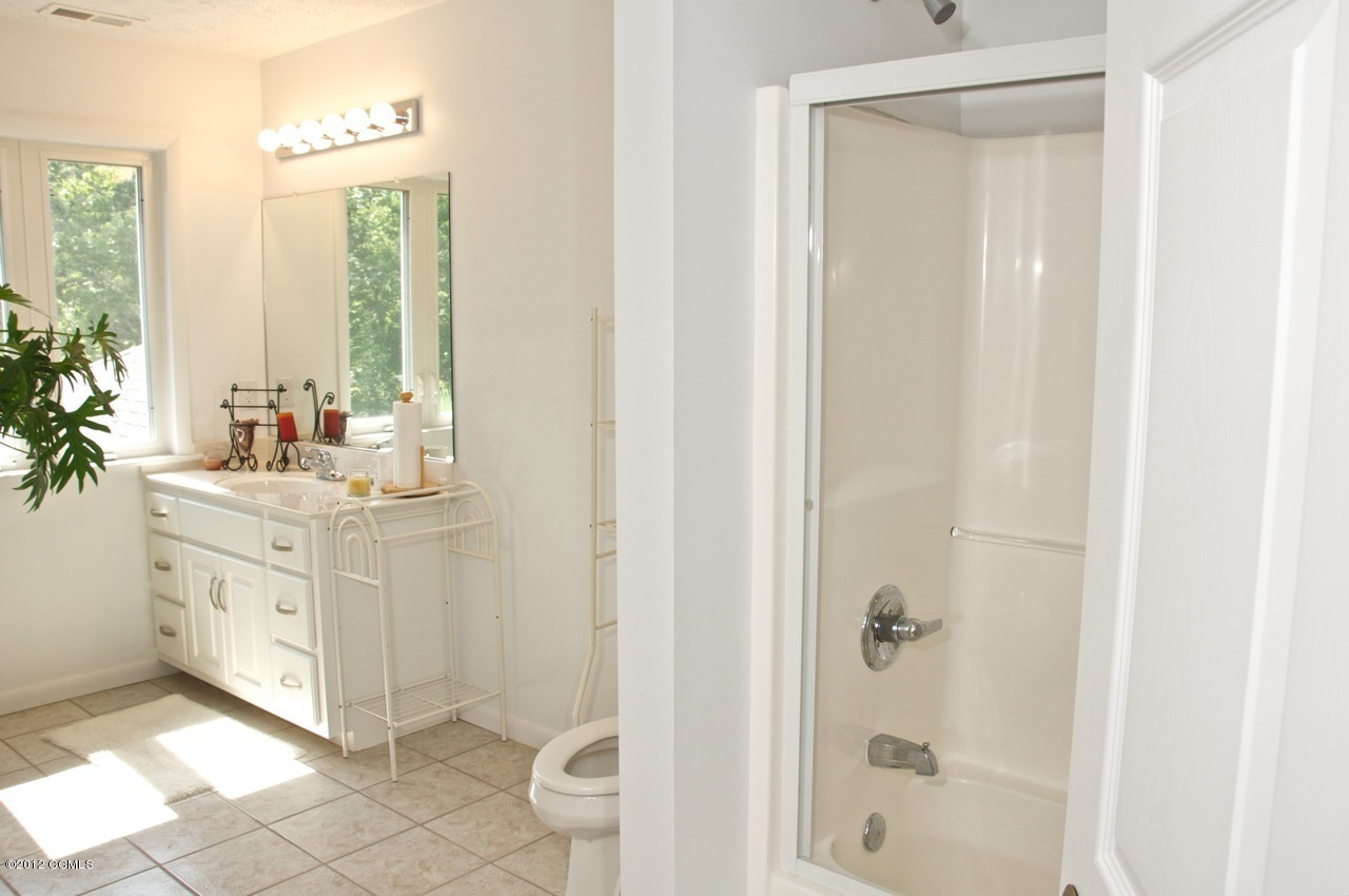 301 Sandy Point Drive Beaufort, NC 28516 - Photo 45 of 52 Hall Bath