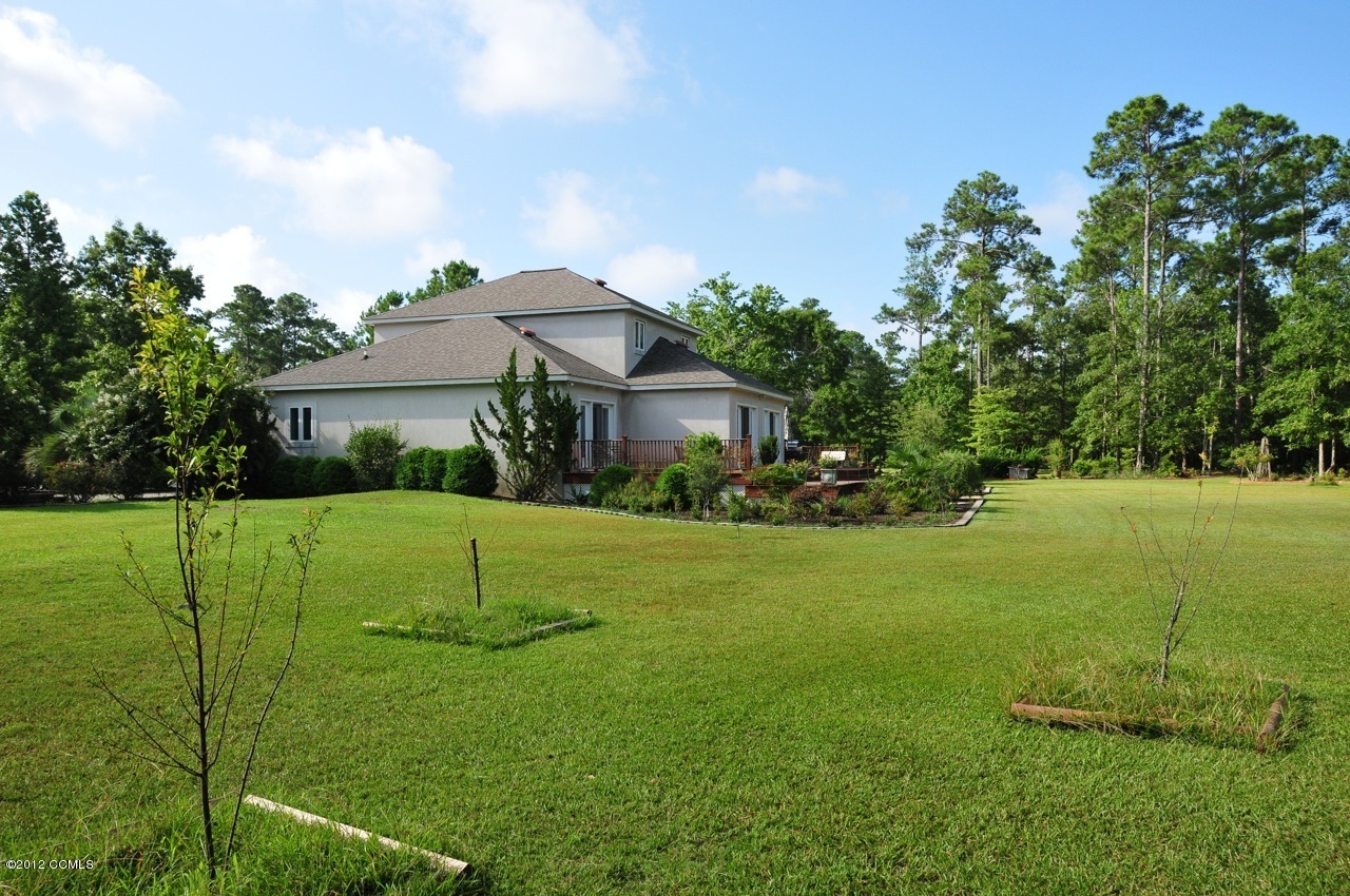 301 Sandy Point Drive Beaufort, NC 28516 - Photo 6 of 52 Side View & Grounds