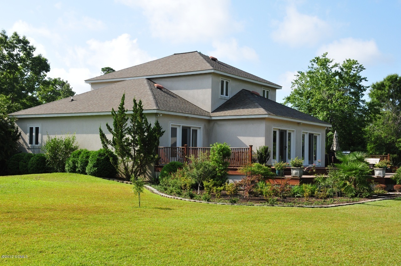 301 Sandy Point Drive Beaufort, NC 28516 - Photo 7 of 52 Side View