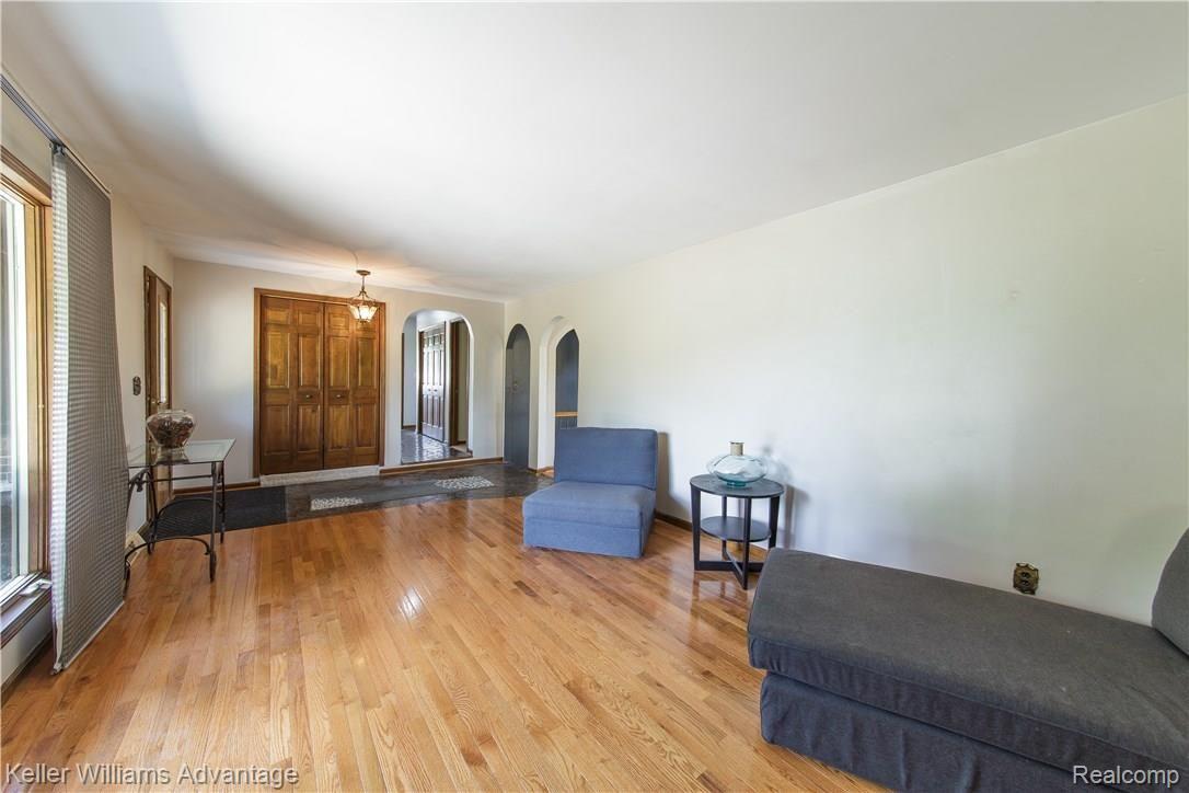 4545 Lone Tree Road Milford, MI 48380 - Photo 21 of 79 Lone Tree Rd_4545_Family_04.jpg