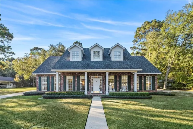 $775,000 | 4 Rene Court, Mandeville, LA 70471