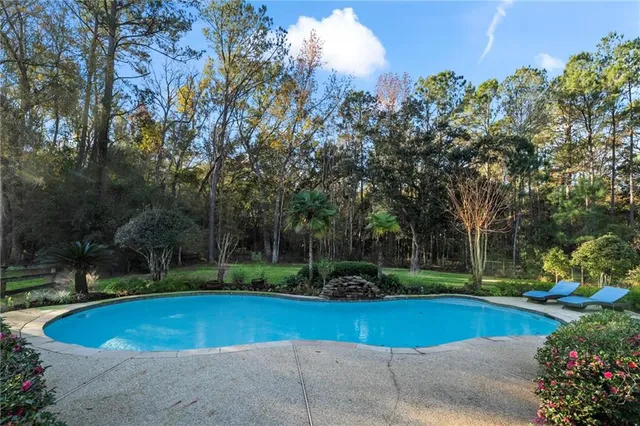 $750,000 | 4 Rene Court, Mandeville, LA 70471