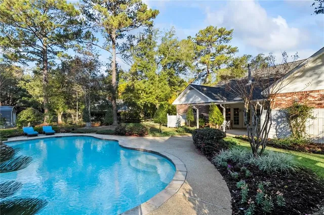 $750,000 | 4 Rene Court, Mandeville, LA 70471