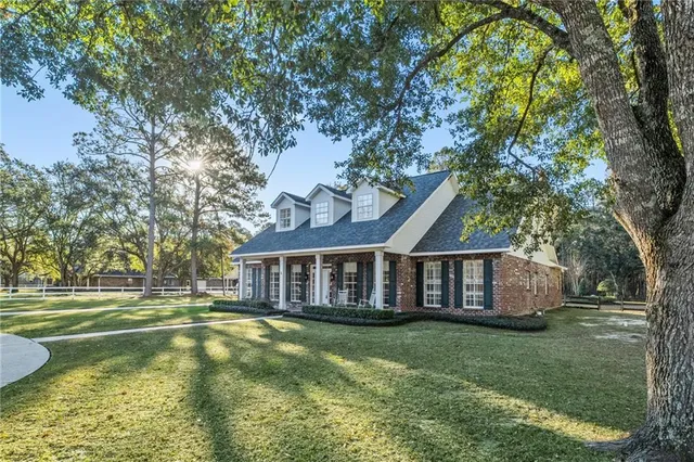 $750,000 | 4 Rene Court, Mandeville, LA 70471