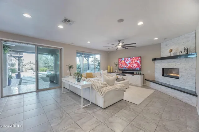 $1,200,000 | 21610 North 36th Street, Phoenix, AZ 85050