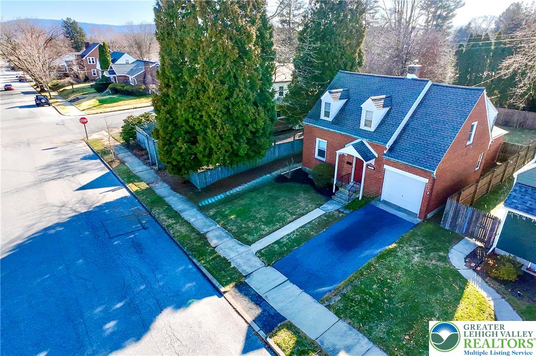 2109 Kemmerer Street Bethlehem, PA 18017 - Photo 2 of 41