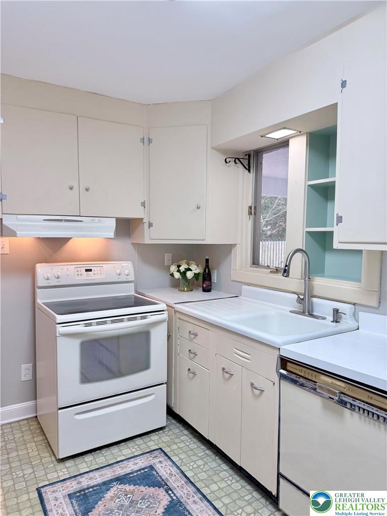 2109 Kemmerer Street Bethlehem, PA 18017 - Photo 8 of 41