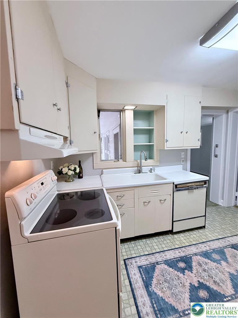 2109 Kemmerer Street Bethlehem, PA 18017 - Photo 10 of 41