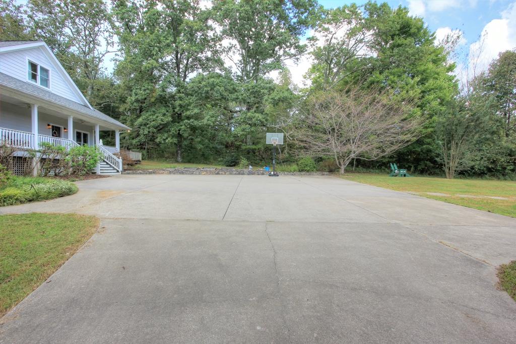 273 Middle Road Lookout Mountain, GA 30750 - Photo 11 of 59 273 Middle Rd