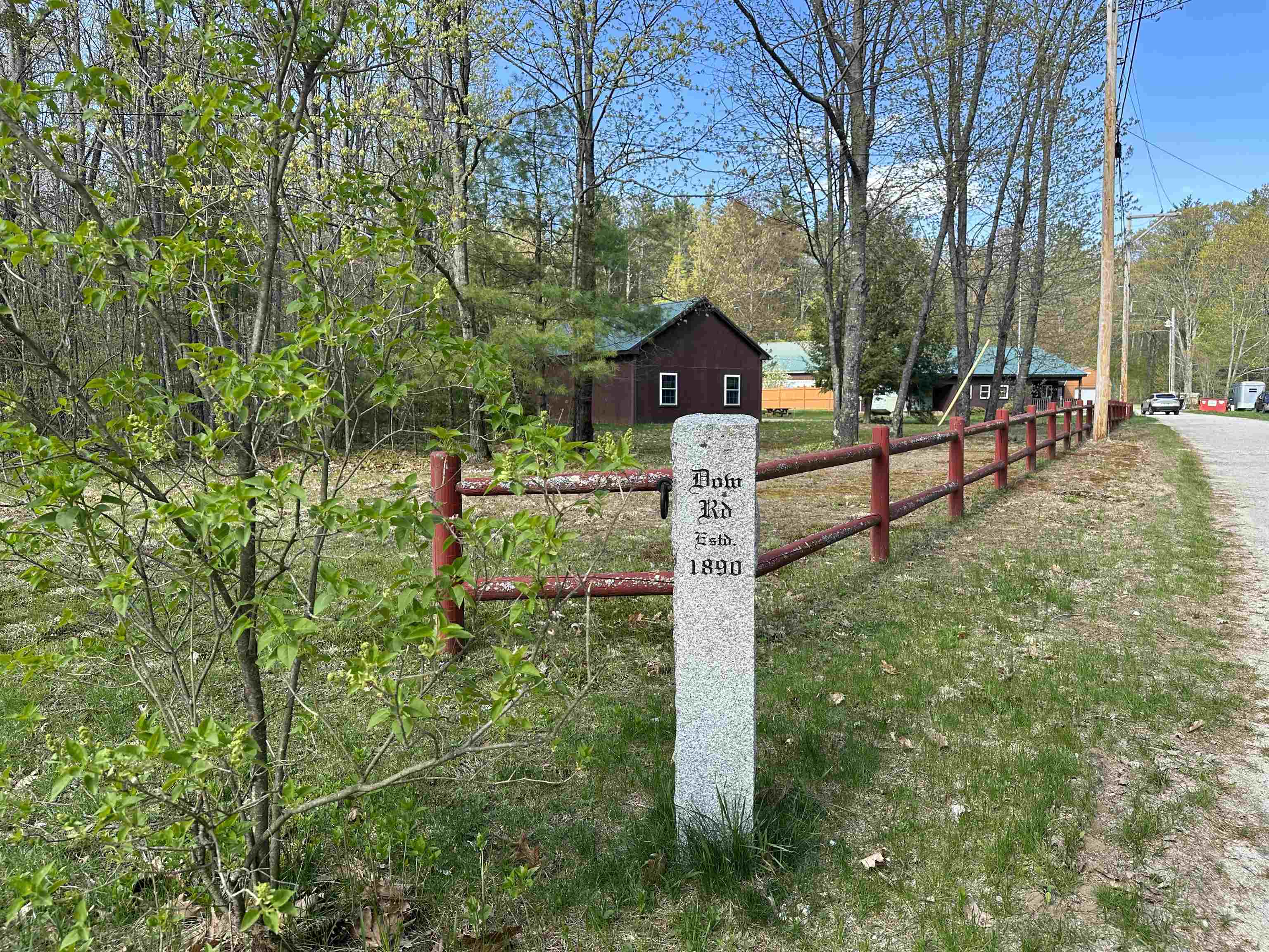 33 Dow Road Epsom, NH 03234 - Photo 2 of 36
