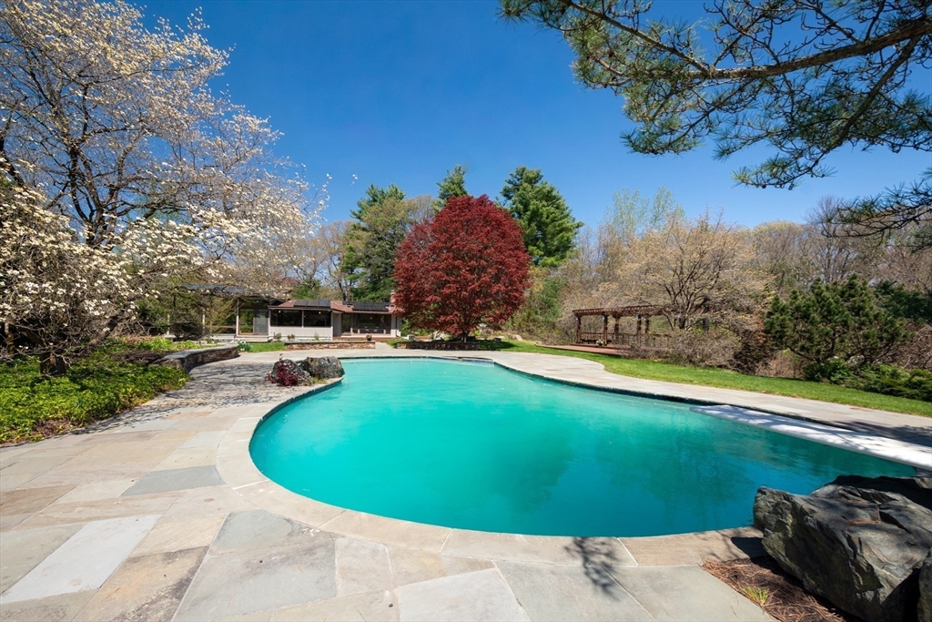 53 Stonehedge Road Lincoln, MA 01773 - Photo 41 of 42 Gallery Image 41