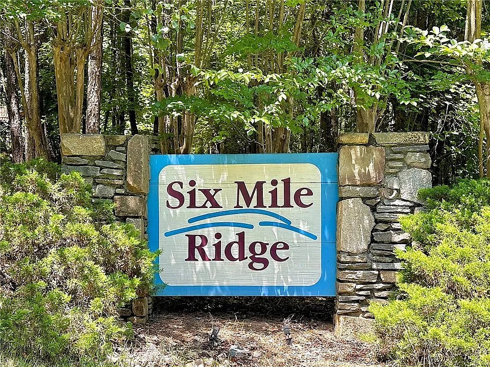 102 Long View Court Pickens, SC 29671 - Photo 6 of 16 Neighborhood entrance