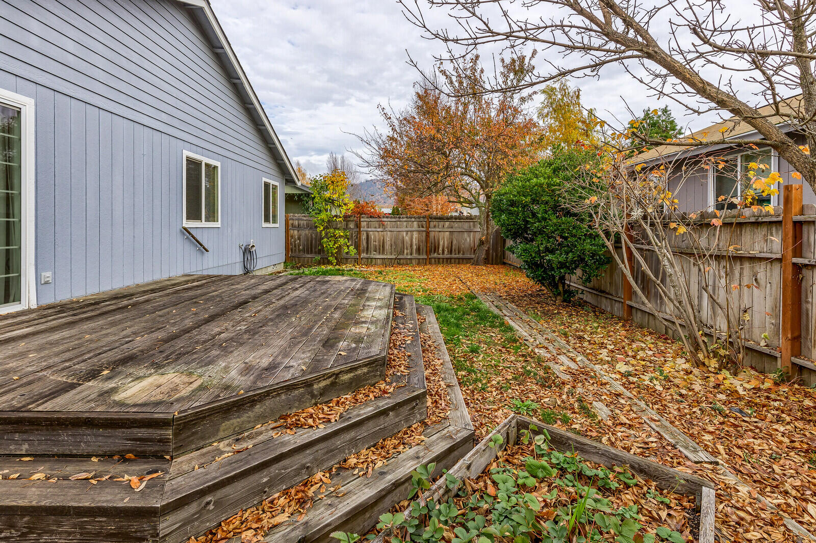 641 Southwest Balsam Road Grants Pass, OR 97526 - Photo 21 of 28 Deck!
