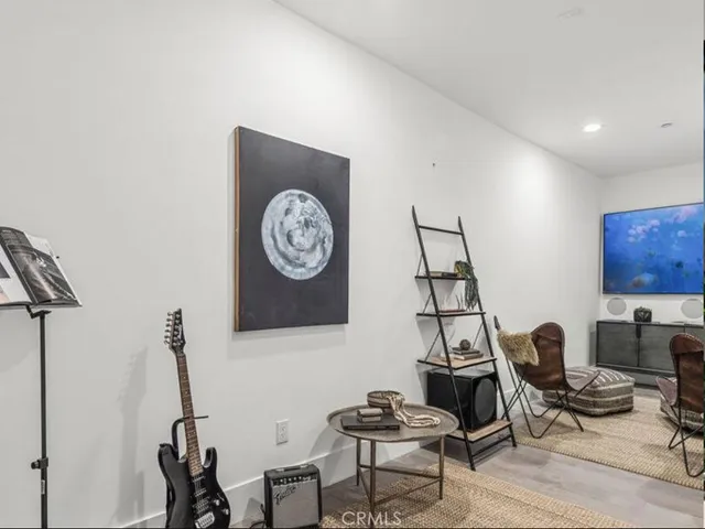 $13,500 | 6422 Weidlake Drive, Los Angeles, CA 90068