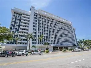 $1,950 | 700 Biltmore Way, Unit 1216, Coral Gables, FL 33134