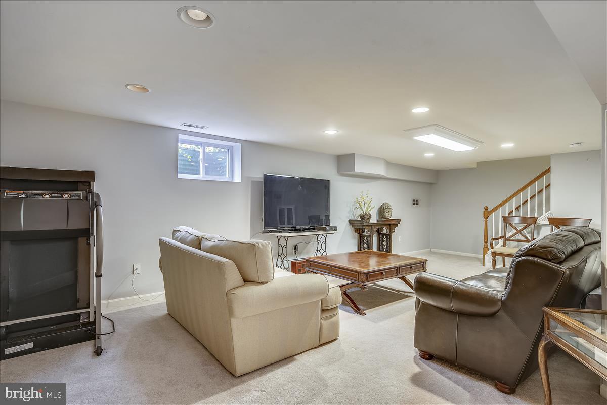 8719 Highgate Road Alexandria, VA 22308 - Photo 28 of 44 Gallery Image 28