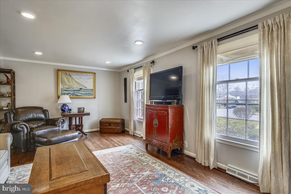 8719 Highgate Road Alexandria, VA 22308 - Photo 6 of 44 Gallery Image 6