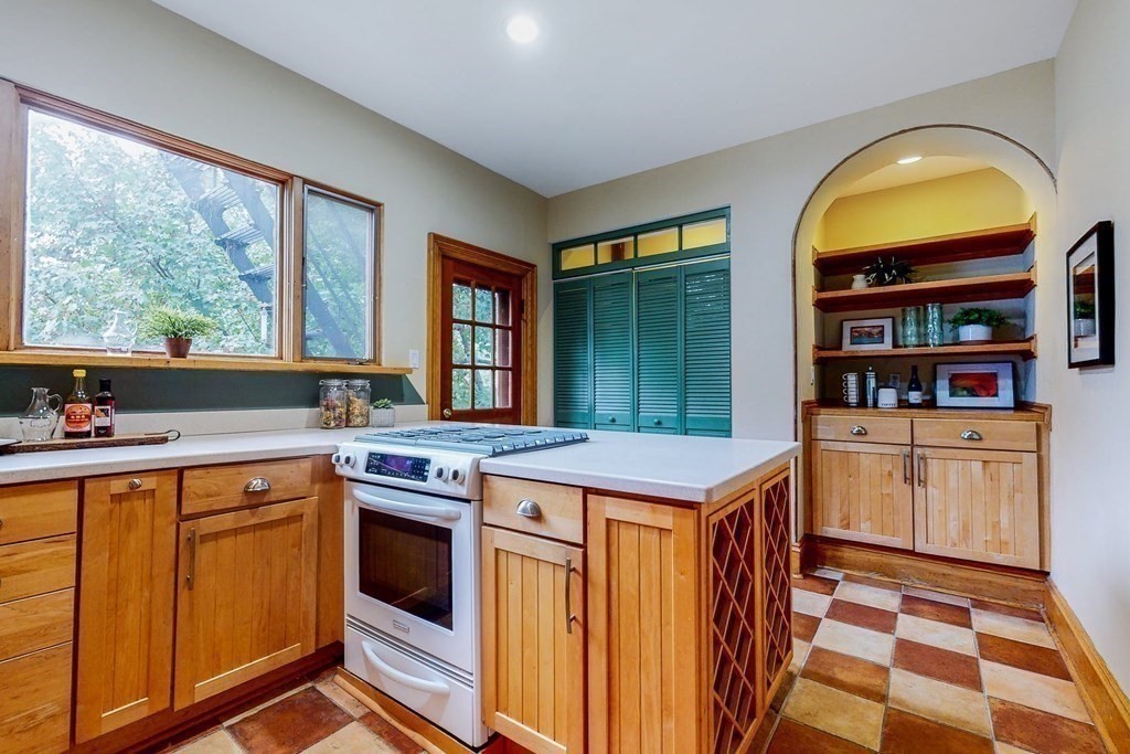 26 Grovenor Road, Unit 4 Boston, MA 02130 - Photo 7 of 23 Gallery Image 7