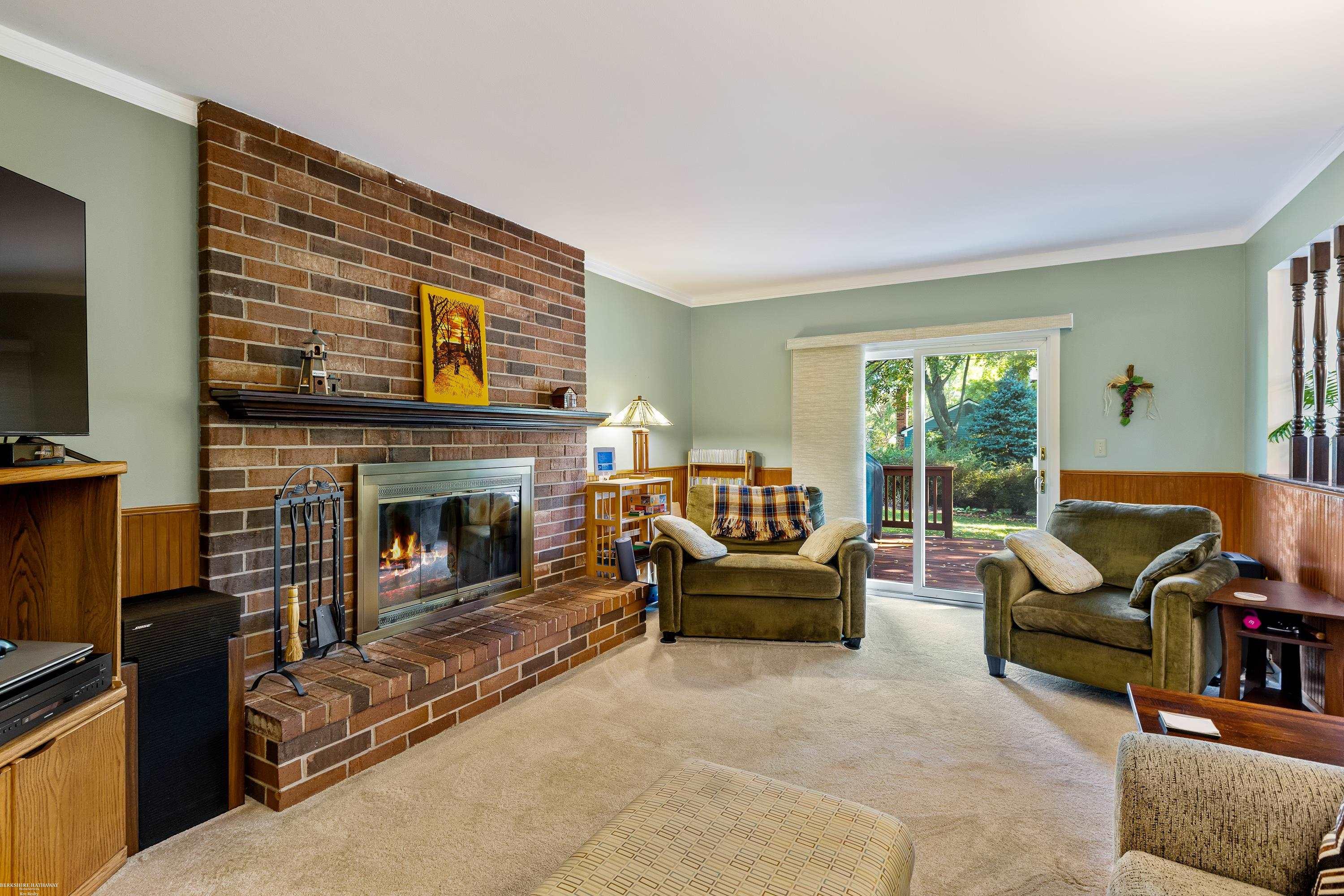 681 Lake Forest Road Rochester, MI 48309 - Photo 17 of 41 50156139-a52faadd-a2db-408f-a924-b4ca1e557933.JPG