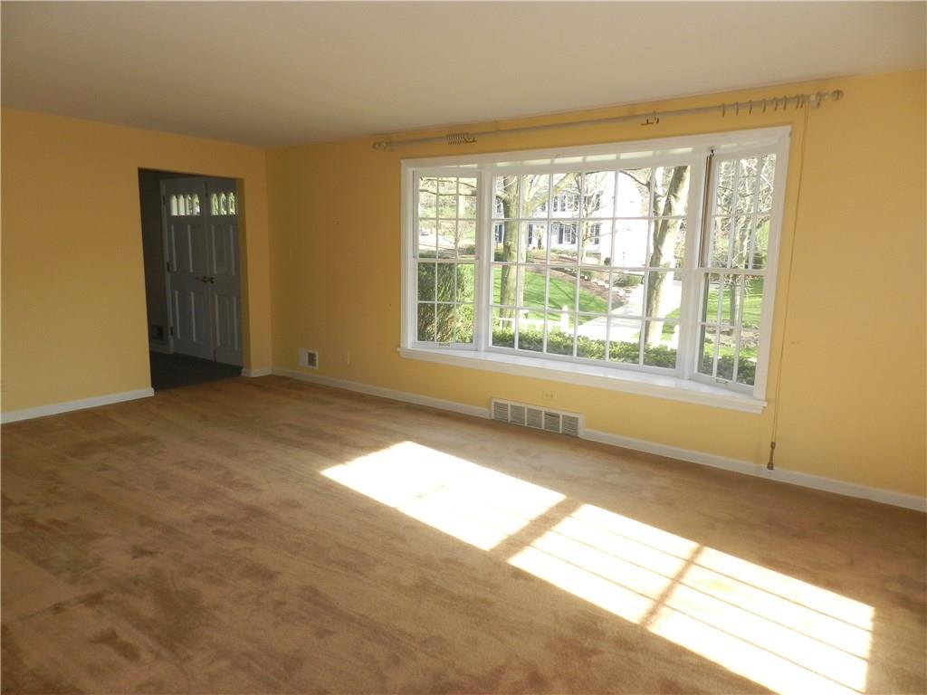 176 Topsfield Road Upper St. Clair, PA 15241 - Photo 11 of 19 Gallery Image 11