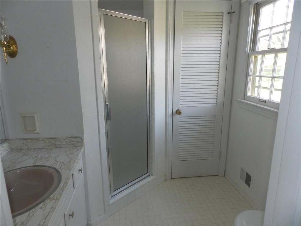 176 Topsfield Road Upper St. Clair, PA 15241 - Photo 15 of 19 Gallery Image 15