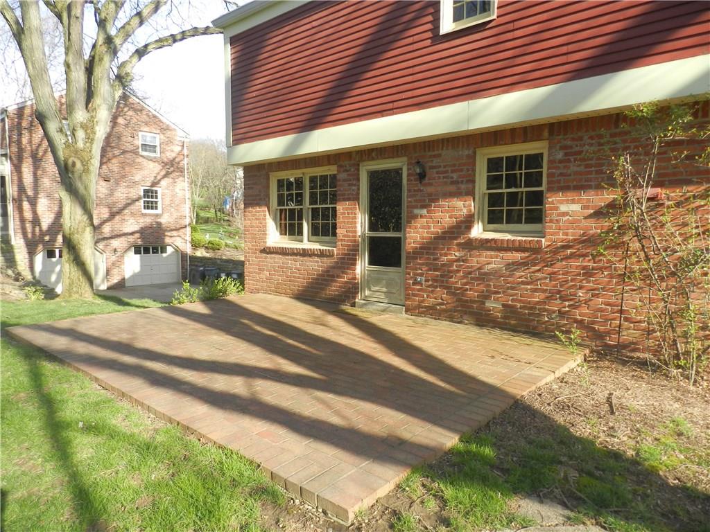 176 Topsfield Road Upper St. Clair, PA 15241 - Photo 4 of 19 Gallery Image 4