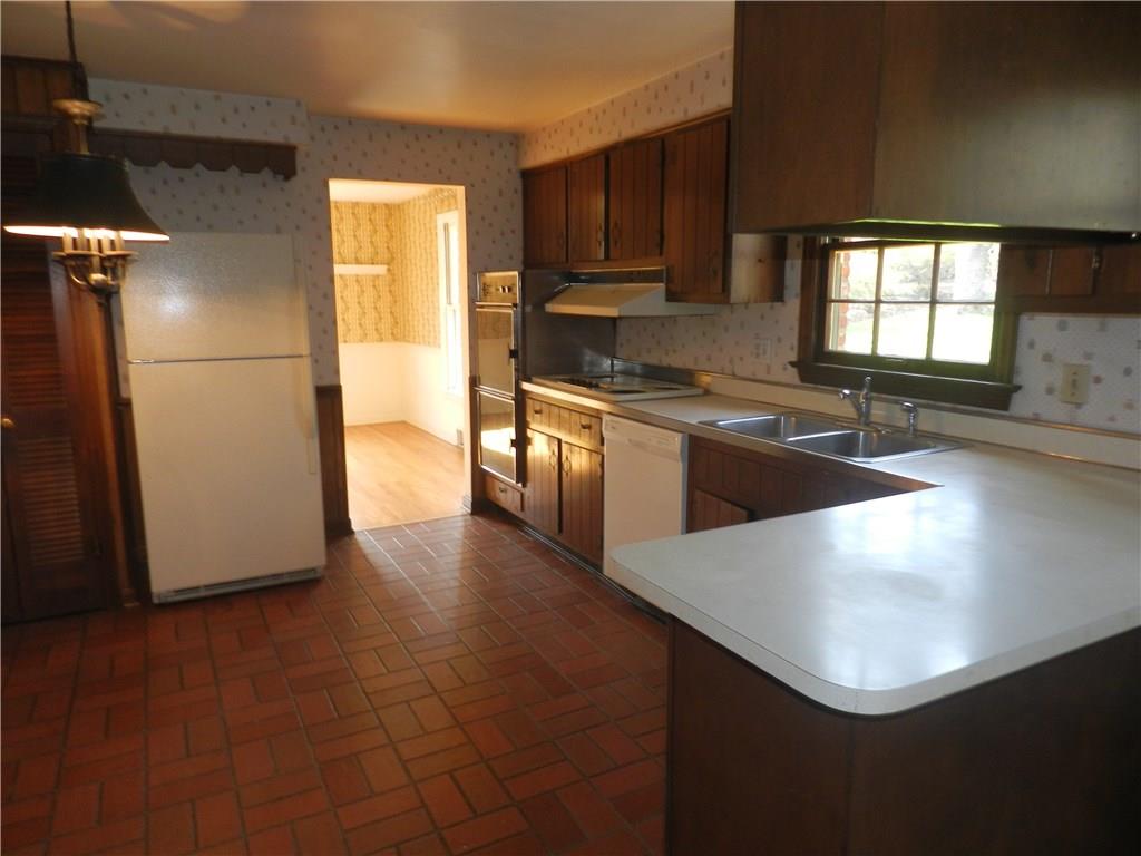 176 Topsfield Road Upper St. Clair, PA 15241 - Photo 8 of 19 Gallery Image 8