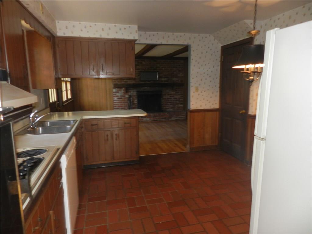 176 Topsfield Road Upper St. Clair, PA 15241 - Photo 9 of 19 Gallery Image 9