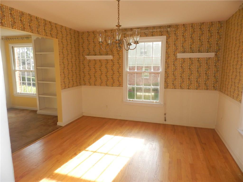 176 Topsfield Road Upper St. Clair, PA 15241 - Photo 10 of 19 Gallery Image 10