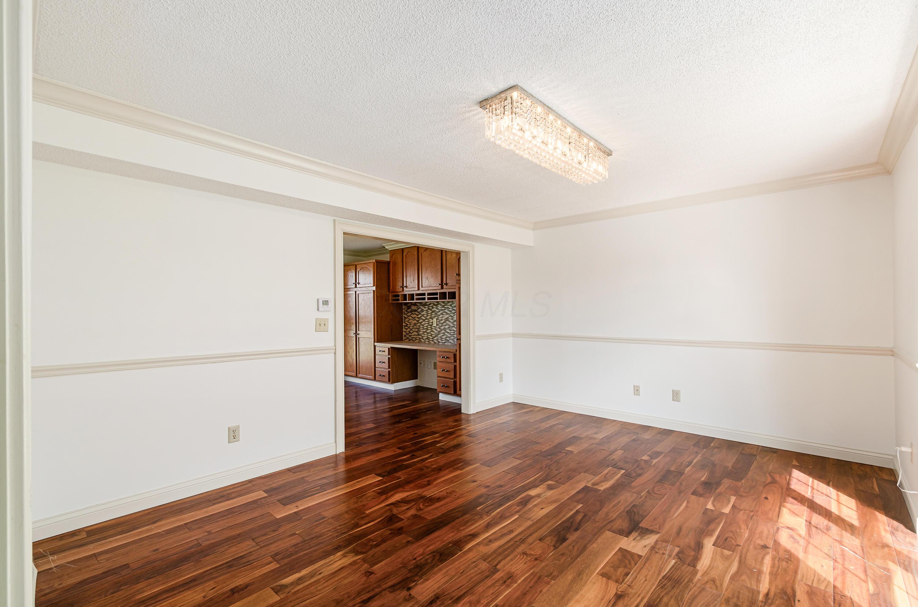5240 Citrus Drive Hilliard, OH 43026 - Photo 5 of 35 Living 1