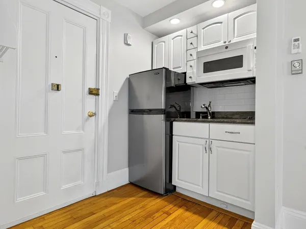 $2,600 | 232 Newbury Street, Unit 32, Boston, MA 02116