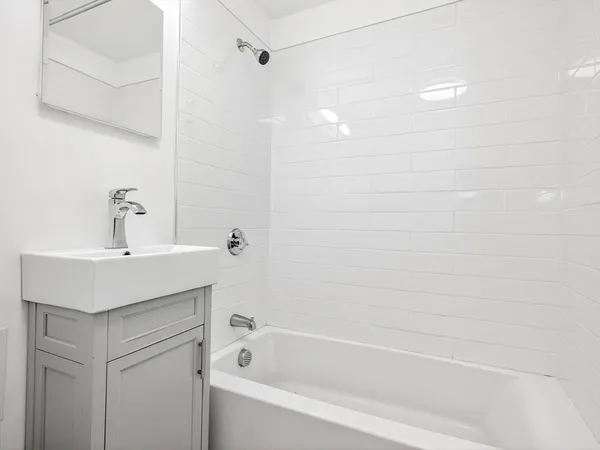 $2,600 | 232 Newbury Street, Unit 32, Boston, MA 02116